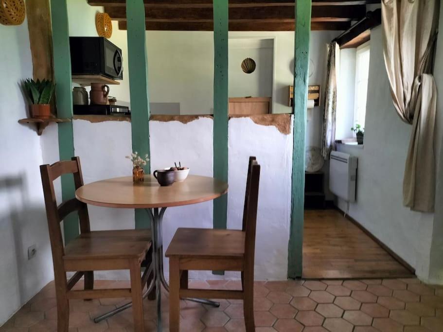 Charmante Maisonnette En Pierre Écardenville-sur-Eure 外观 照片
